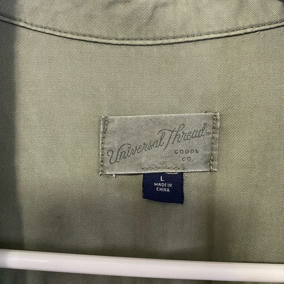 Universal Thread Shirt, Size Large - Picture 5 of 6